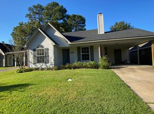 1105 Barnett Bend Dr, Brandon, MS 39047