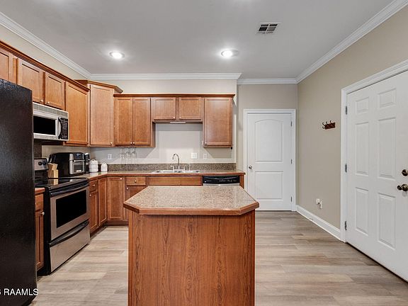 5th image of 2830 Louisiana Ave APT 76