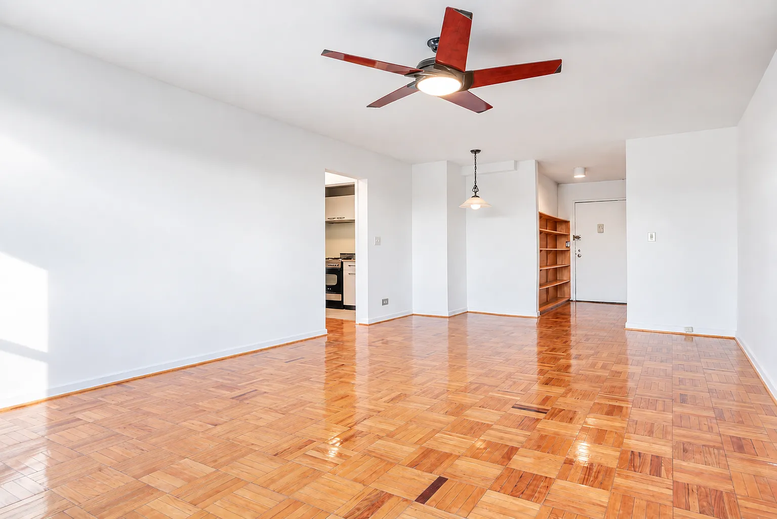 14 Horatio Street — Photo 3