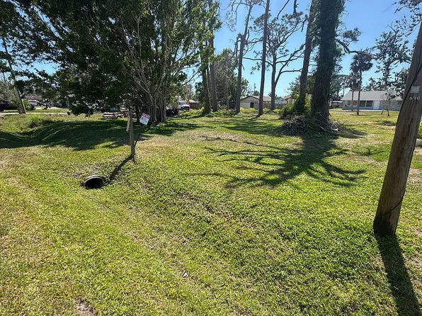 830 Michigan Ave, Englewood, FL 34223
