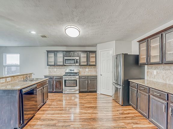 5th image of 419 Sunwood Glenn Ln