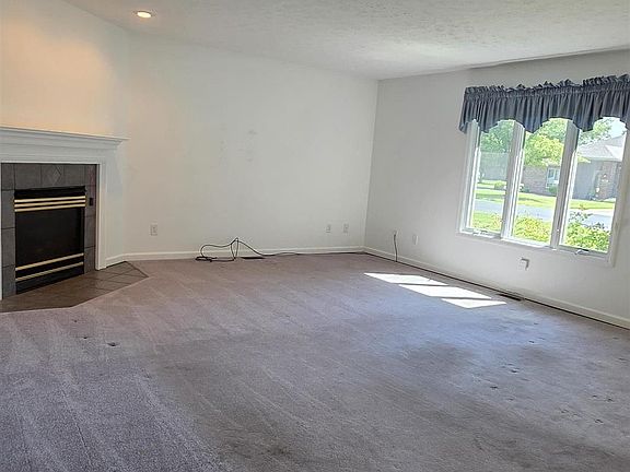 5th image of 112 Pilgrim Dr