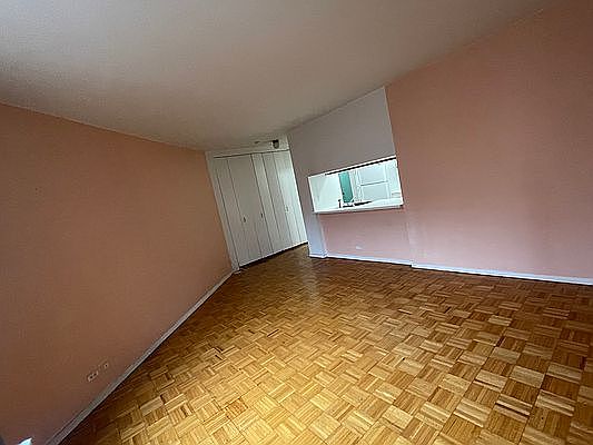 3rd image of 393 W 49th St APT 4KK