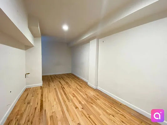 Rented by MAPT Residential LLC | media 7