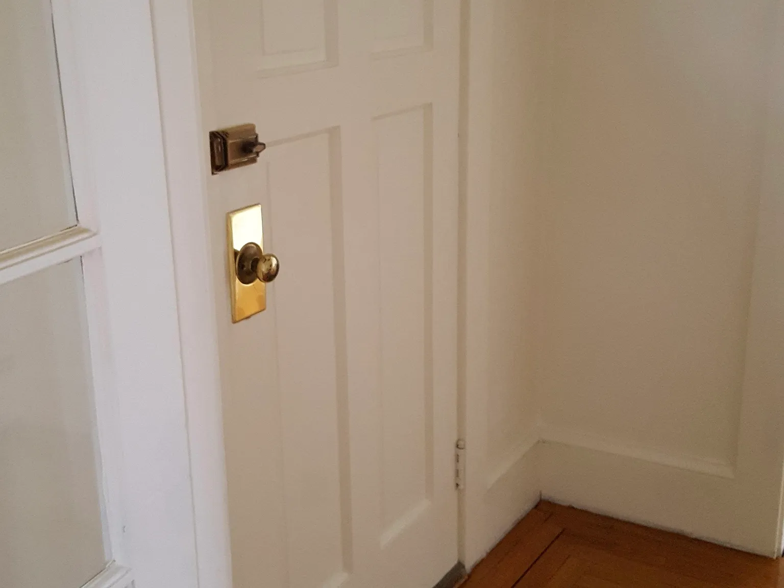 2 bed, 900 sqft, $2,400 — Photo 3