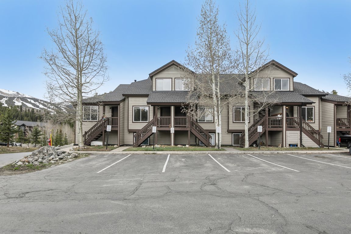 River Park Dr A-S1004-001.jpg