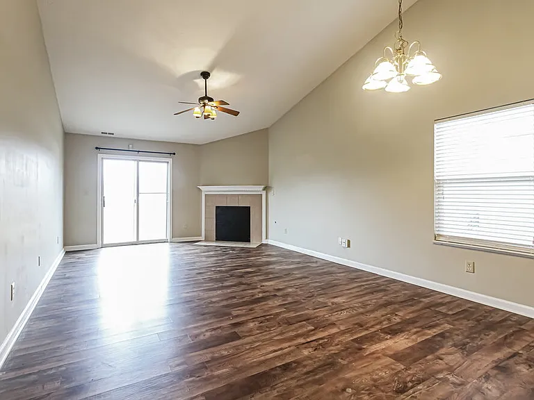 5384 Lakeside Manor Dr — Photo 5