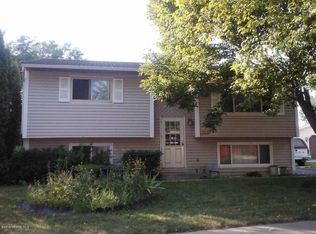 1627 46th St NW, Rochester, MN 55901