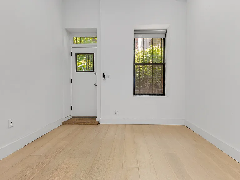 245 Eldridge St #1R — Photo 6
