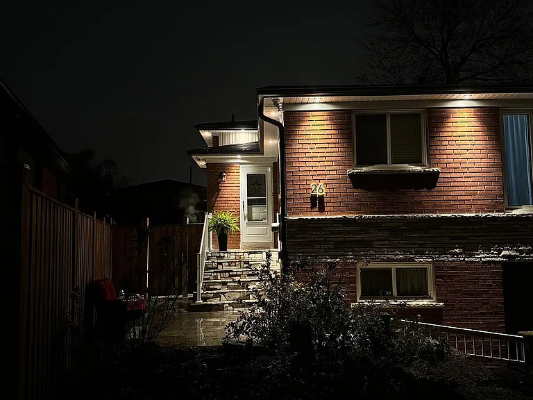 26 Dellbrook Cres — Photo 40
