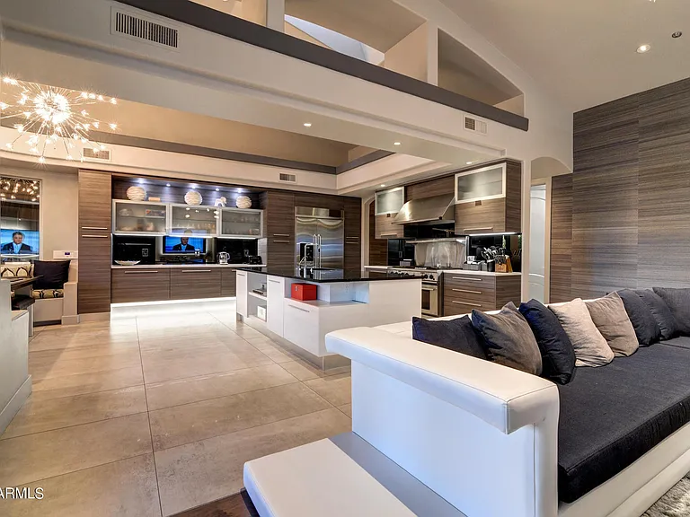 10220 E Desert Cove Ave — Photo 13