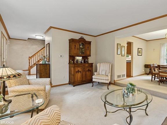 4th image of 312 Cambridge Dr