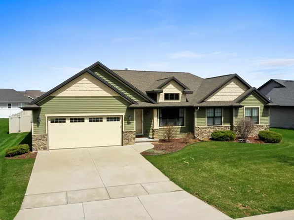 586 Pebblestone Cir, Hobart, WI 54155