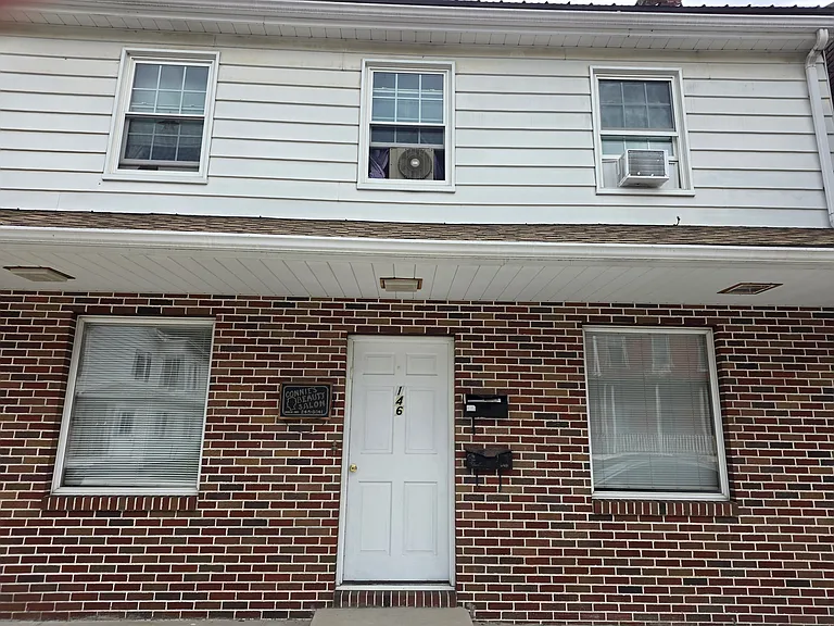 146 Valley St — Photo 1