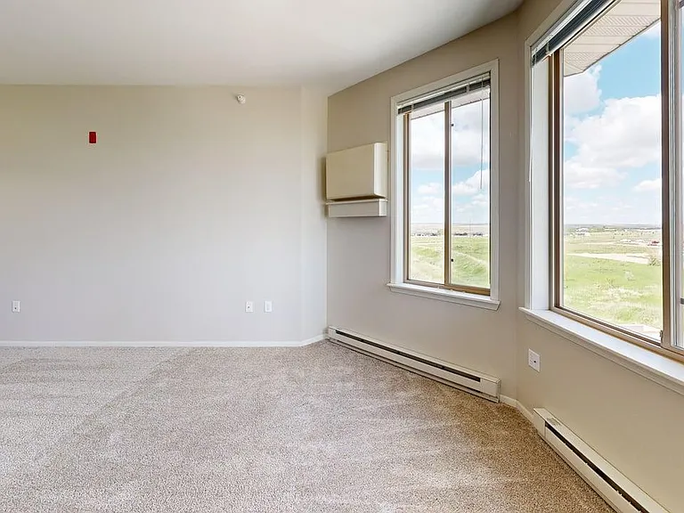 Eagle Crest Apartments — Photo 21