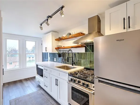 73 Washburn Ave, Rumford, RI 02916