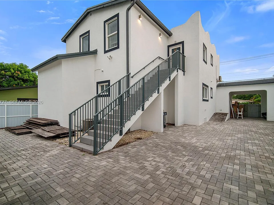 836 NW 33rd Ave #B
