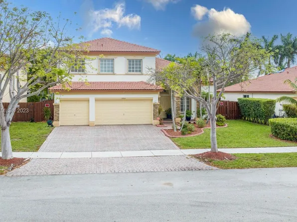 22061 SW 94th Ave, Cutler Bay, FL 33190