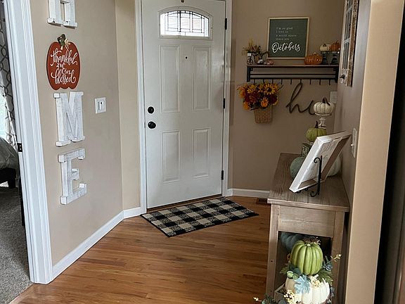 2nd image of 5077 Betsy Ross Way