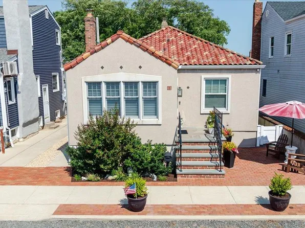 18 Curley Street, Long Beach, NY 11561