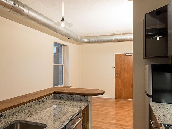 4th image of 120 N Oak Park Ave #238