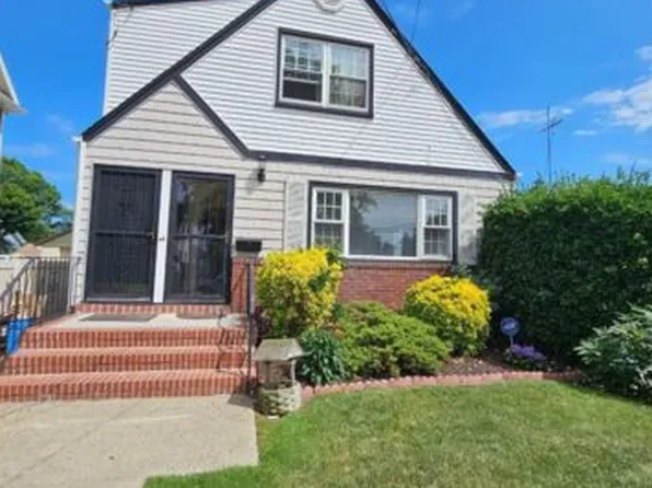 14549 222nd St, Springfield Gardens, NY 11413
