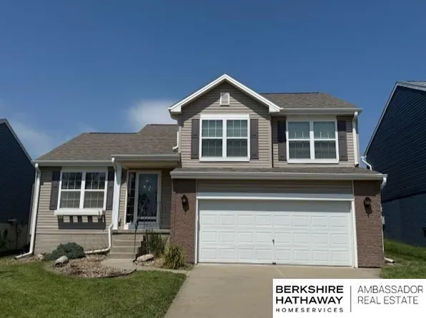 19354 W St, Omaha, NE 68135