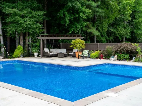 1841 Laurel Oak Ln, Virginia Beach, VA 23453
