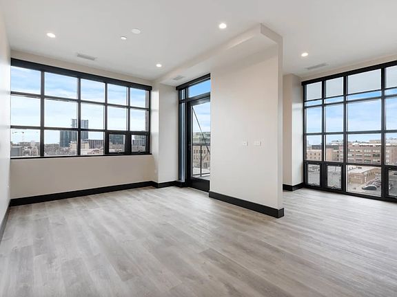 4th image of 1125 W Randolph St #501