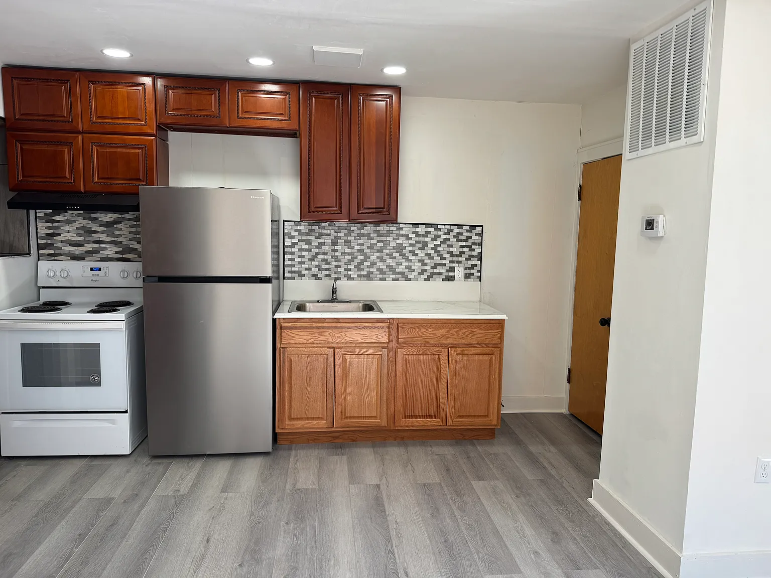 427 Arch St — Photo 1