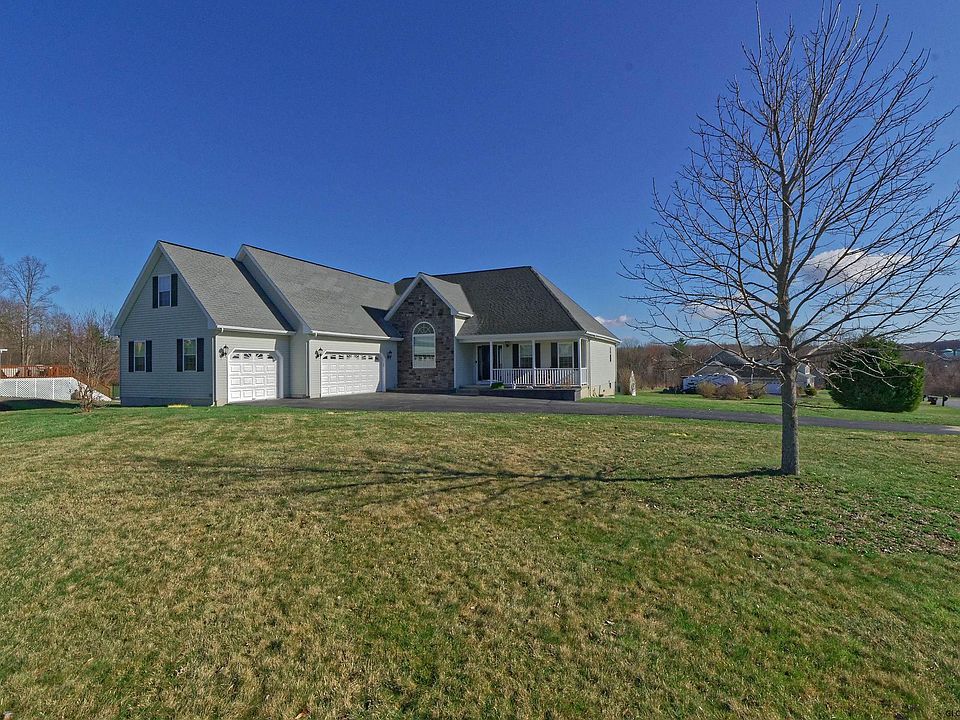 1st image of 14 Camber Ct