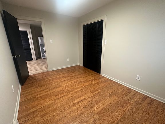 2nd image of 301 Thorn St #88