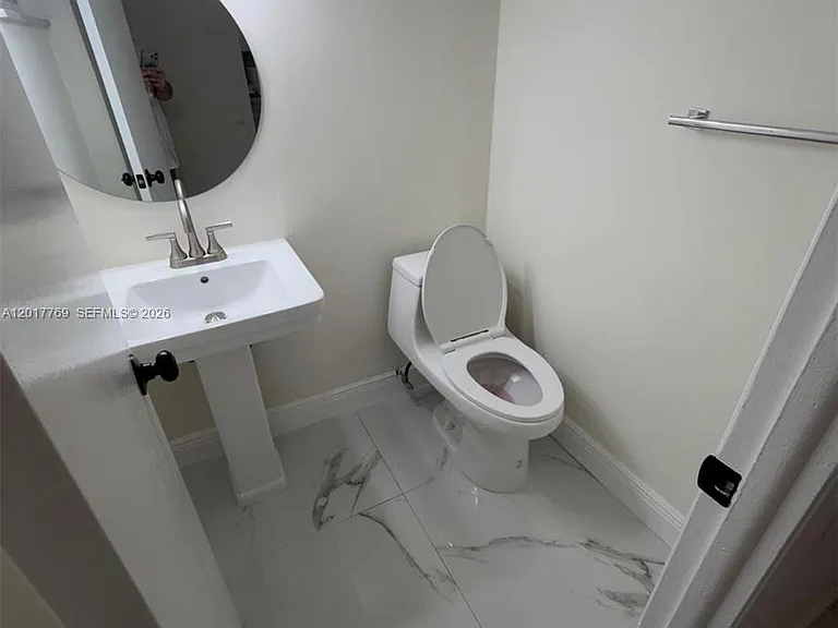 2903 N Miami Beach Blvd #303 — Photo 3