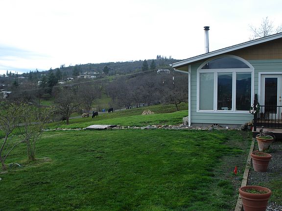 3rd image of 534 W Rolling Hills Dr