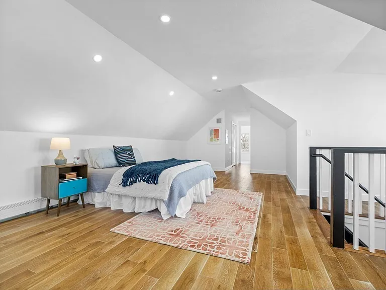 102 Harlow St #102 — Photo 4