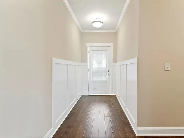 1905 Manor Pointe Dr — Photo 3