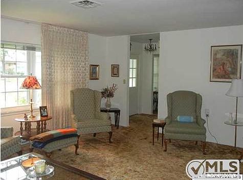 3rd image of 801D Balmoral Ct