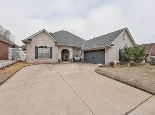 16701 Covington Mnr, Edmond, OK 73012