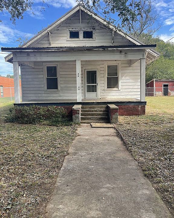 1st image of 110 Campbell St