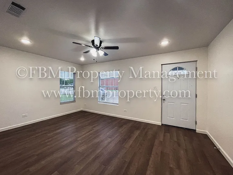 207 Kirksey St — Photo 5