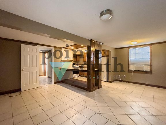 4th image of 2615 W Jackson St #B
