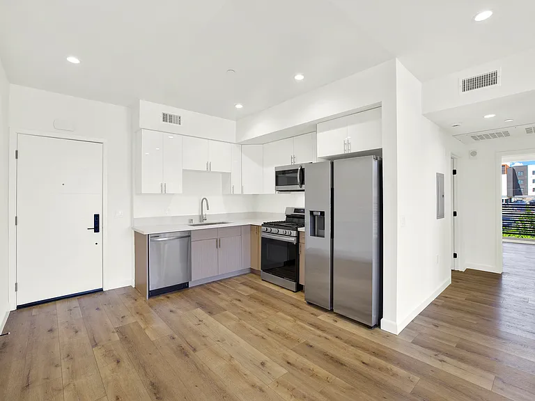 10247 Variel Ave — Photo 10
