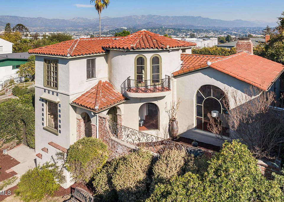 1st image of 2464 Micheltorena St