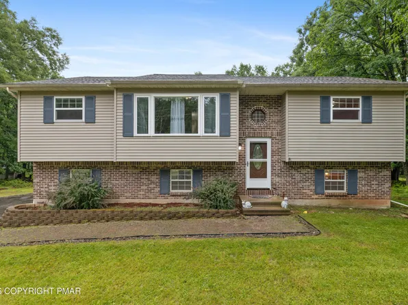 2210 S Rocky Mountain Dr, Effort, PA 18330