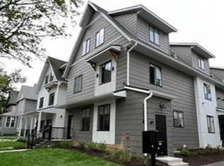 1314 8th St SE #103, Minneapolis, MN 55414