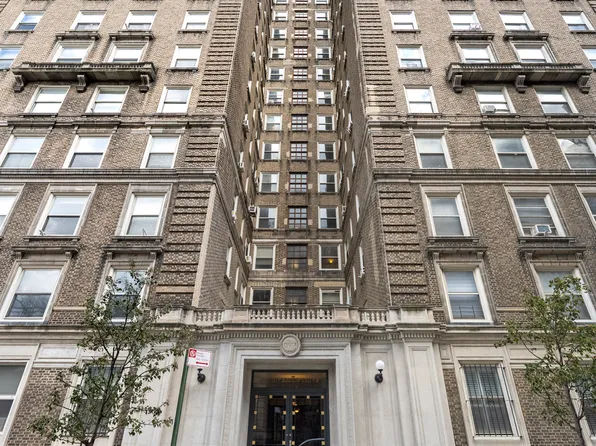 390 Riverside Drive image 13 of 13