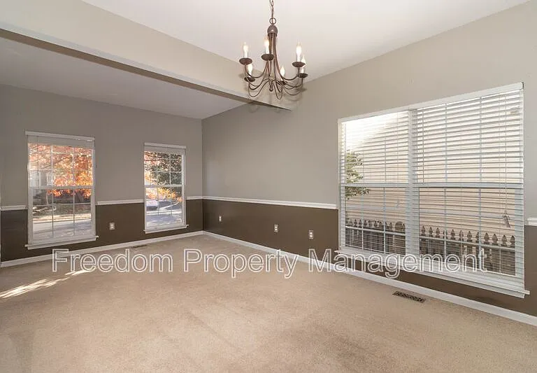 6758 Sutton Oaks Way — Photo 27