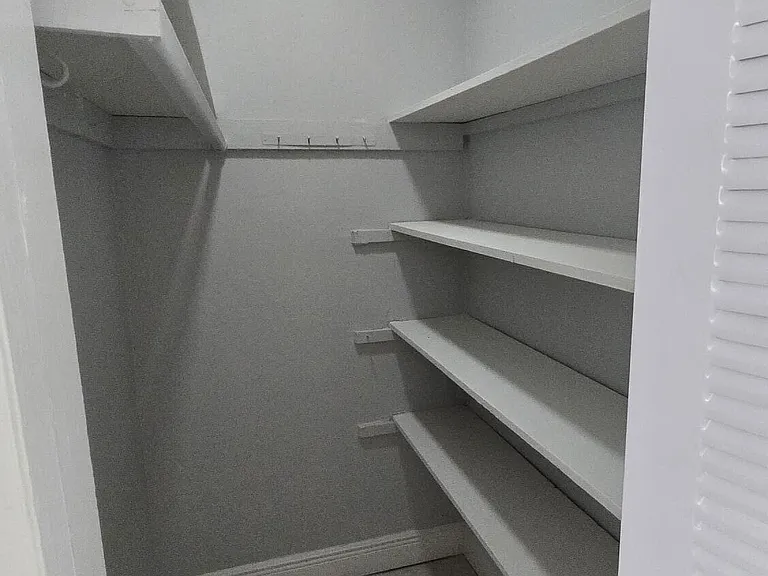 16951 NE 18th Ave #14 — Photo 8