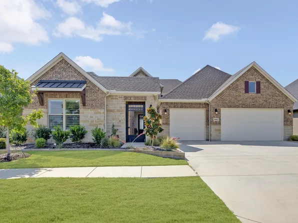10601 Drinkwater Dr, Denton, TX 76207