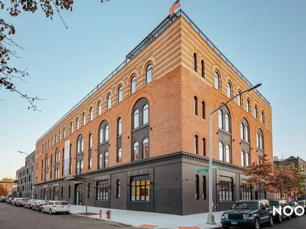 10 Quincy Street image 11 of 27